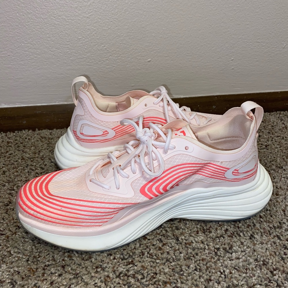 Women’s APL Streamline size 8 (fits like 7.5)